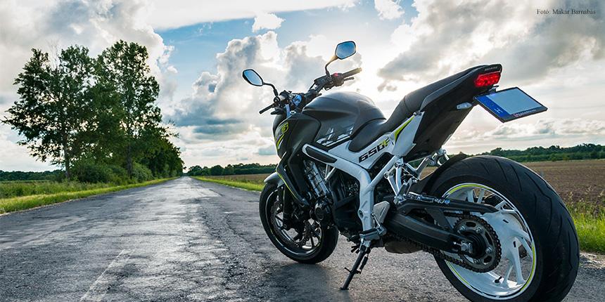 SZANASZ�T EUR�P�BAN...