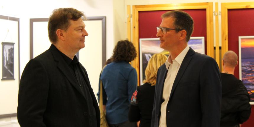 Itthon Otthon a Nagyvil�gban